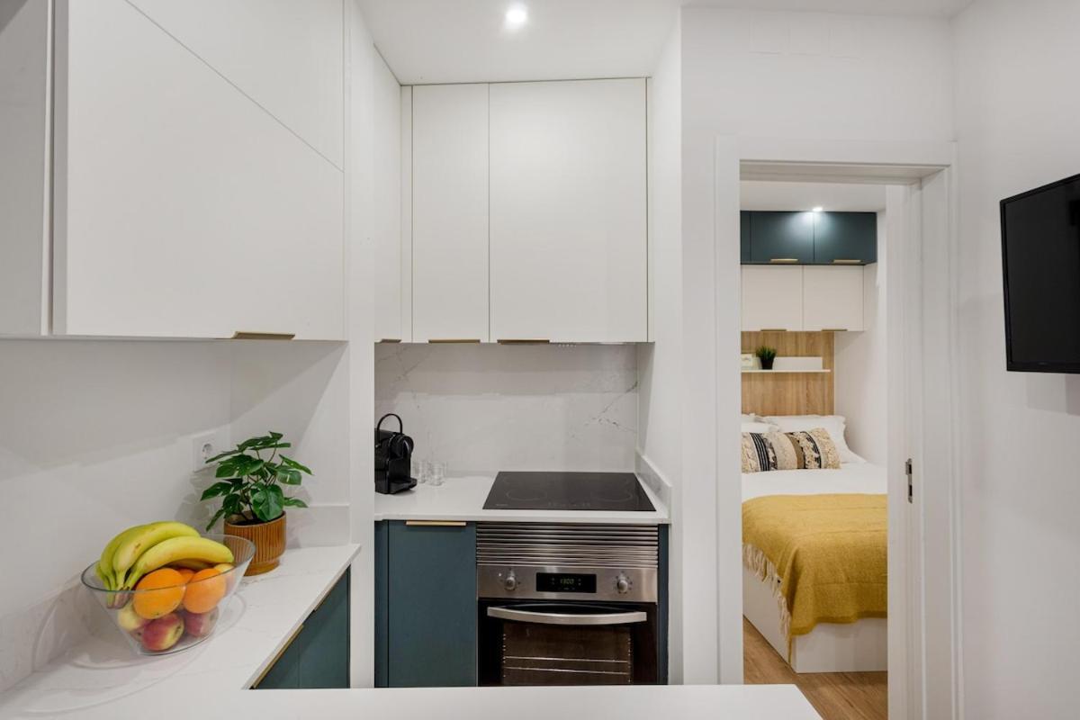 Petite Charm In Old Apartment Lissabon