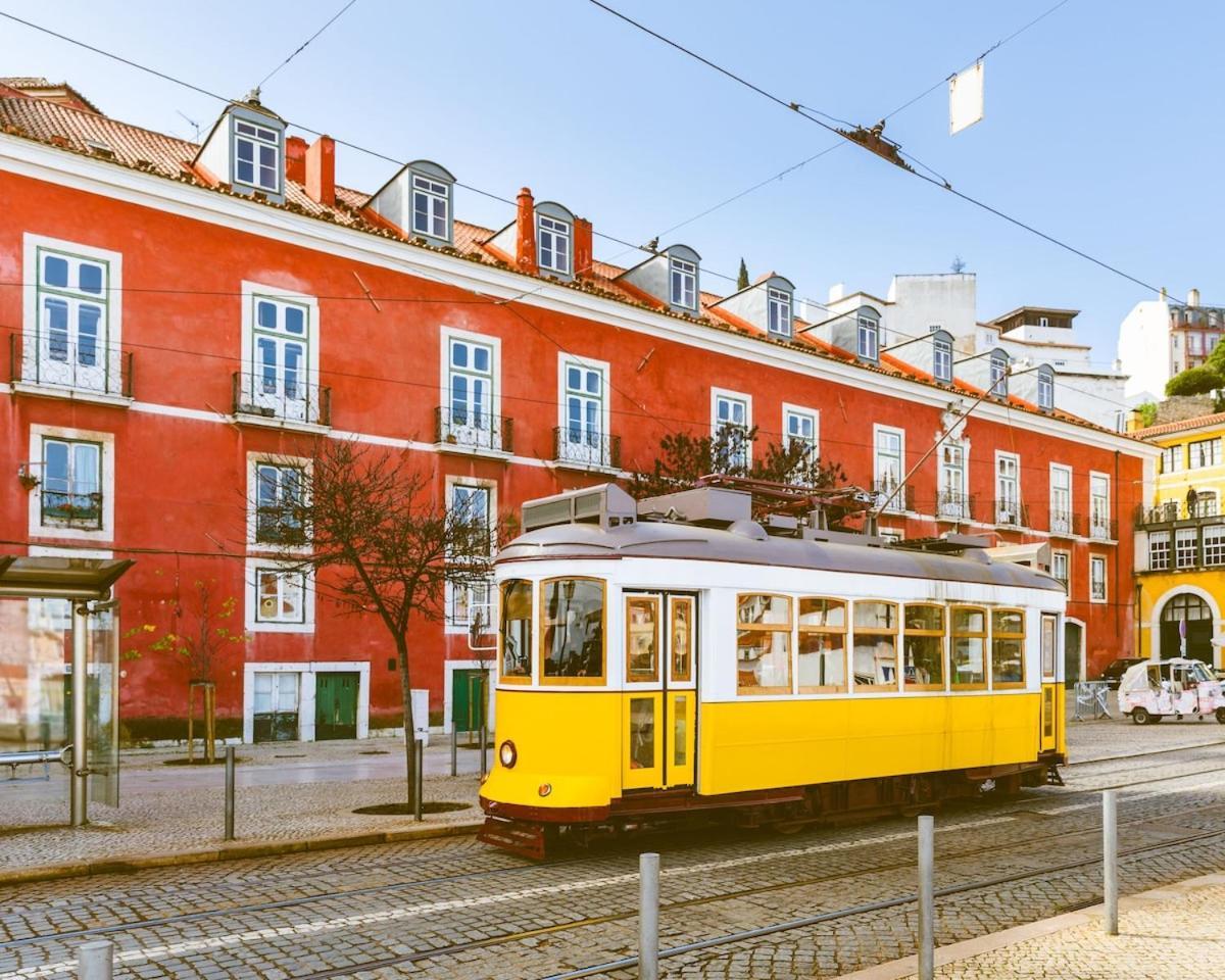 Petite Charm In Old