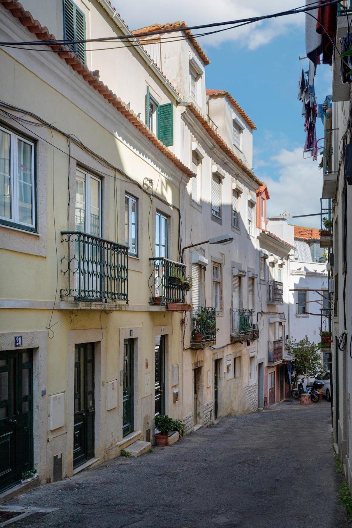 Petite Charm In Old Apartment Lissabon